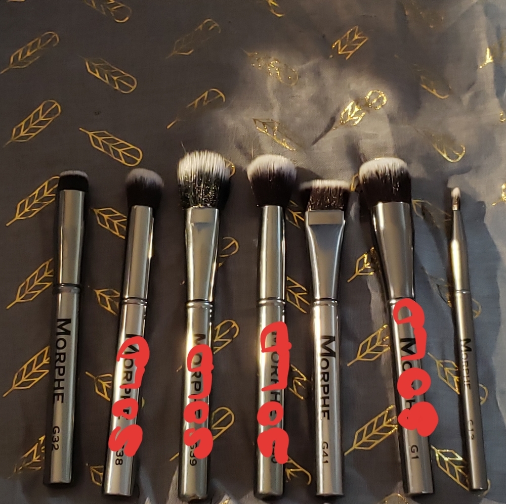Makeup brushes